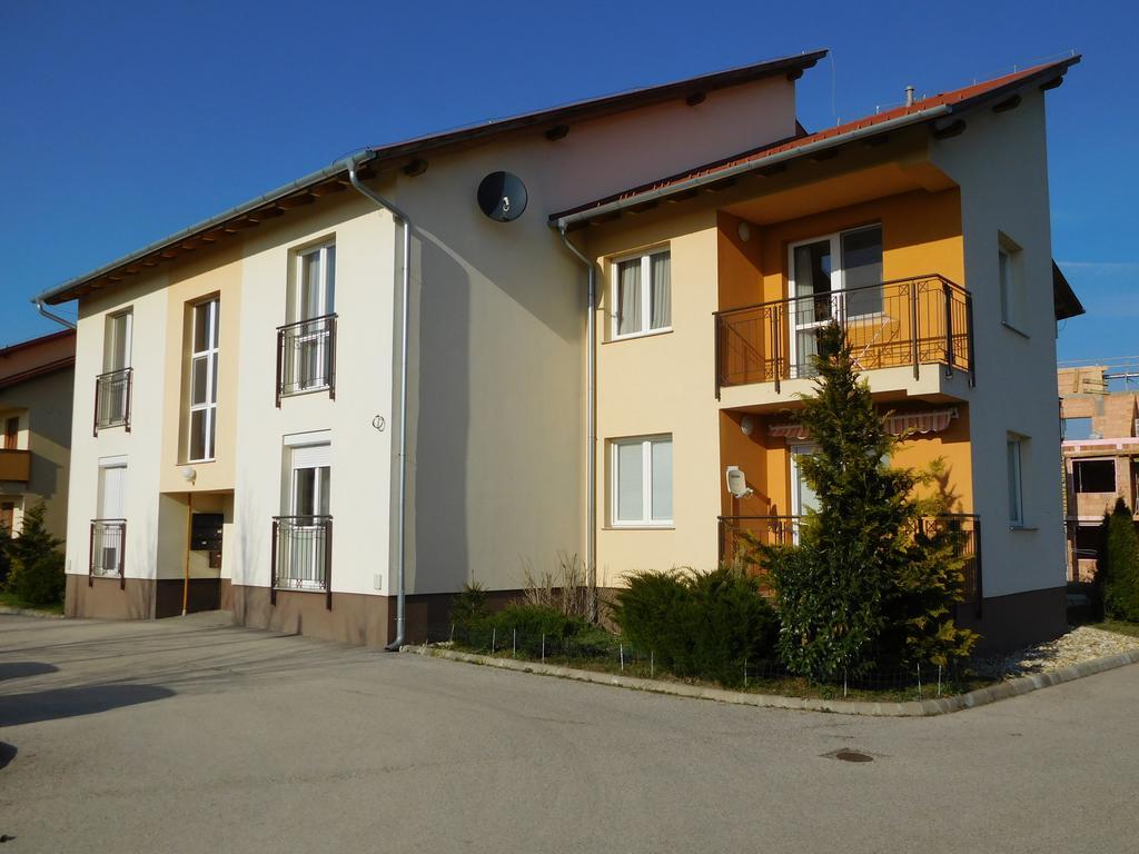 Jade Apartment Hegykő Eksteriør billede